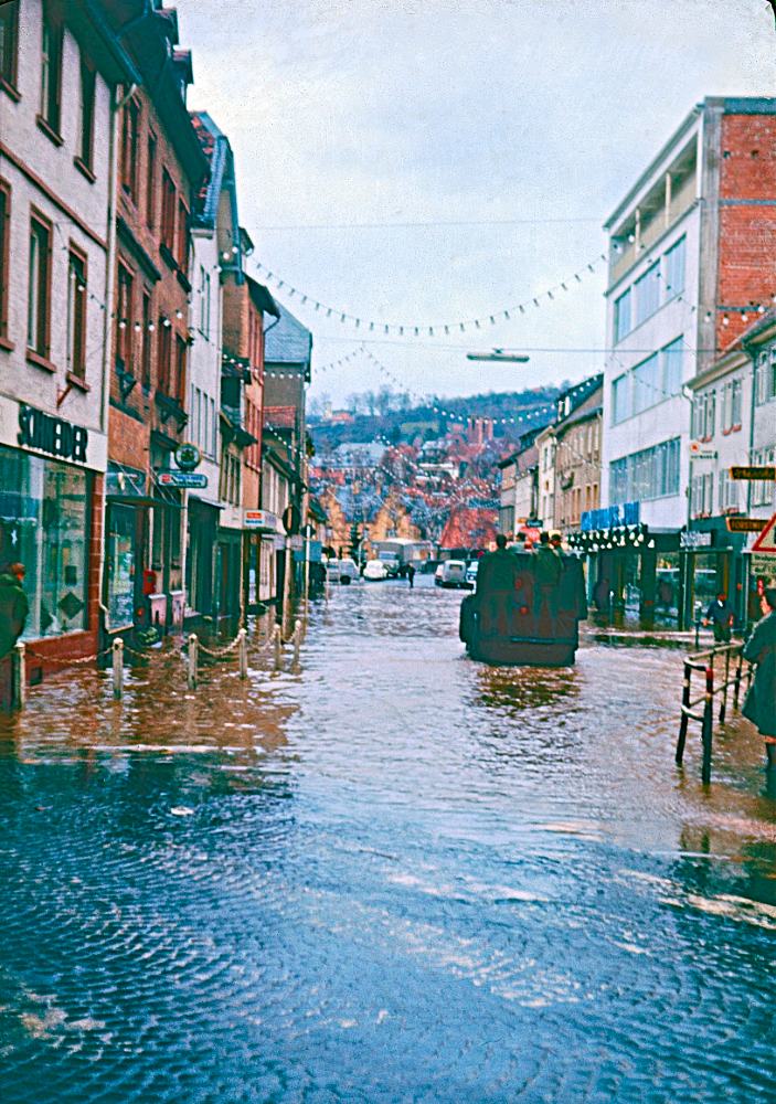 Hochwasser 196x - Arbeiter des Bauhofs