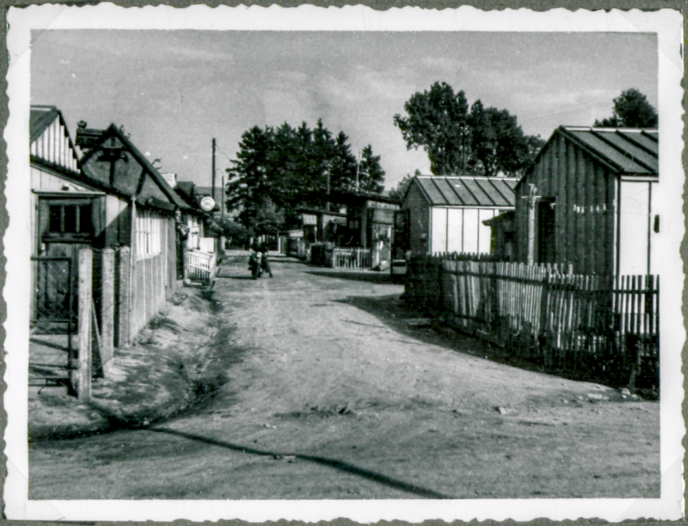 Seitenstraße auf der Roten Erde